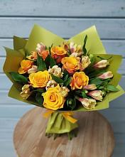 Букет цветов из:  Альстромерии и Розы в Пионерский Ханты-Мансиский АО