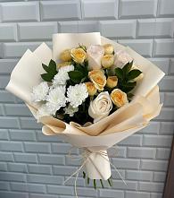 Букет цветов из:  Розы и Хризантемы в Пионерский Ханты-Мансиский АО