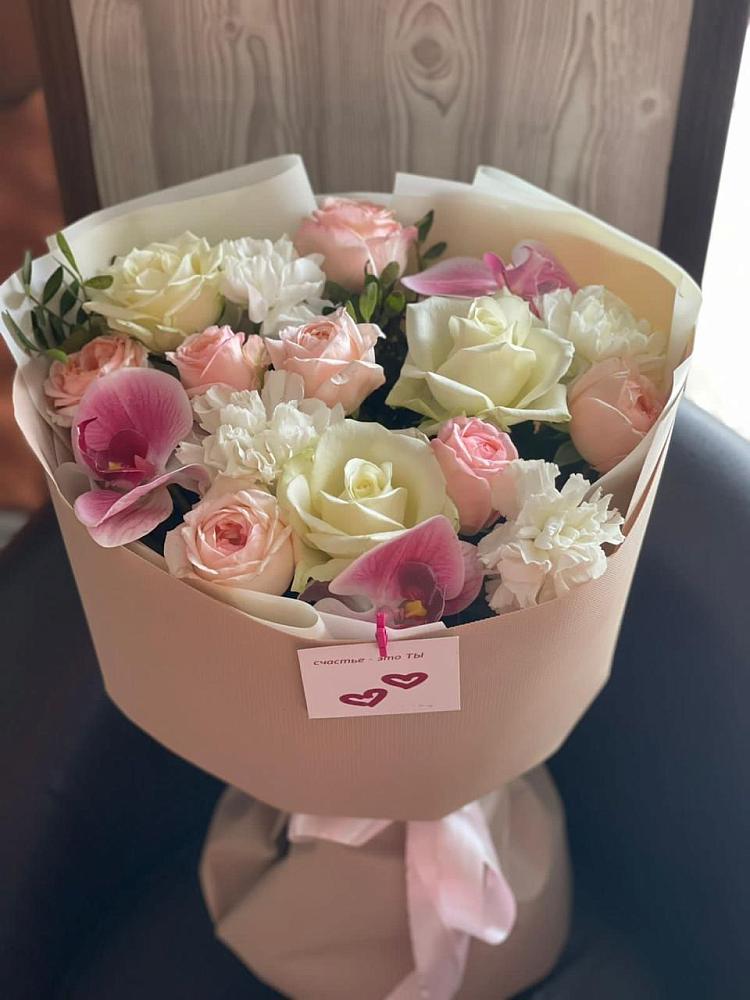 Букет цветов из: Орхидеи, Розы и Гвоздики в Пионерский Ханты-Мансиский АО