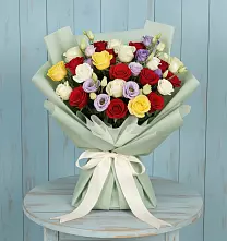 Букет цветов из:  Розы в Пионерский Ханты-Мансиский АО