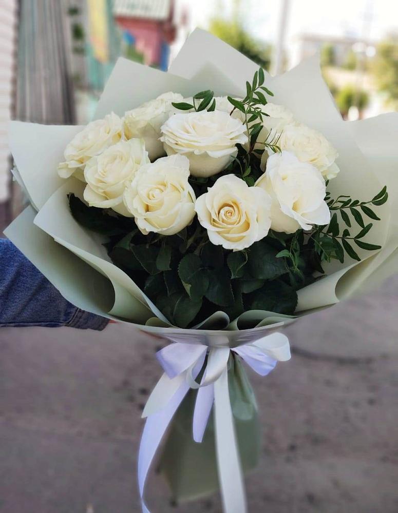Букет Белые розы Проуд в Пионерский Ханты-Мансиский АО