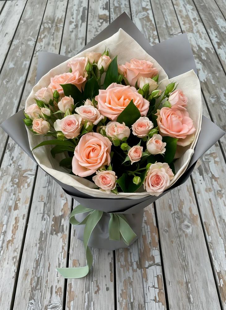 Букет цветов из: Розы в Пионерский Ханты-Мансиский АО