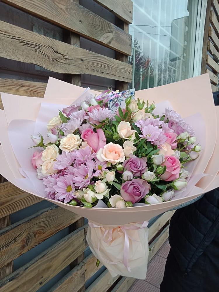 Букет цветов из: Розы и Хризантемы в Пионерский Ханты-Мансиский АО