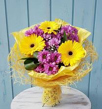 Букет цветов из:  Хризантемы и Герберы #REPLACE_PRED# Пионерский Ханты-Мансиский АО