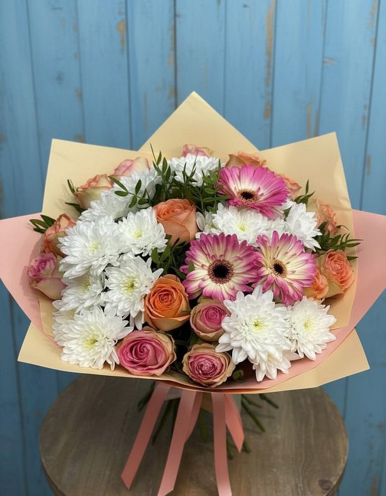 Букет цветов из: Розы, Герберы и Хризантемы в Пионерский Ханты-Мансиский АО