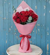 Букет цветов из:  Розы в Пионерский Ханты-Мансиский АО