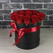 Цветочная композиция из Розы в шляпной коробке в Пионерский Ханты-Мансиский АО