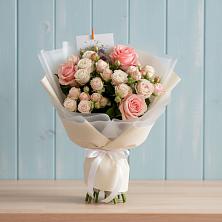 Букет цветов из:  Розы в Пионерский Ханты-Мансиский АО