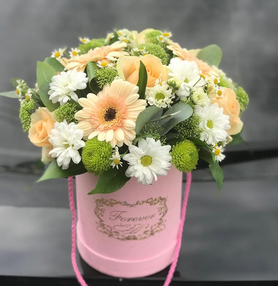 Цветочная композиция из Розы, Герберы и Хризантемы в шляпной коробке в Пионерский Ханты-Мансиский АО