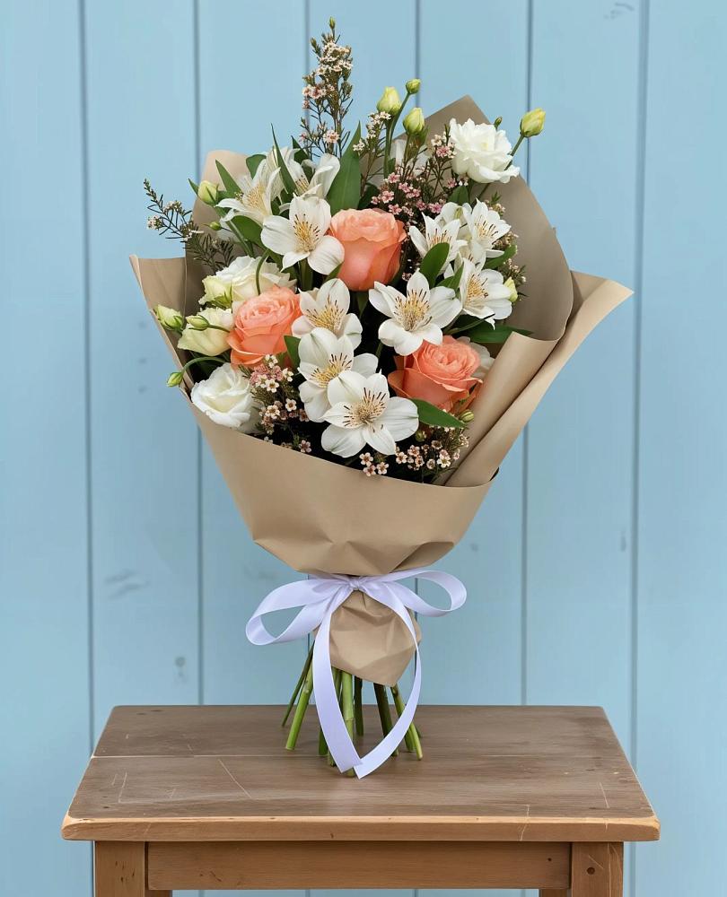 Букет цветов из: Альстромерии, Лизиантусы, Розы и Хризантемы в Пионерский Ханты-Мансиский АО