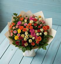 Букет Микс из разноцветных кустовых роз в Пионерский Ханты-Мансиский АО