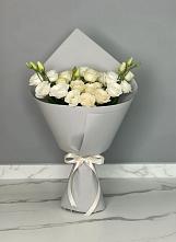 Букет цветов из:  Розы и Лизиантусы в Пионерский Ханты-Мансиский АО