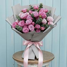 Букет цветов из:  Розы в Пионерский Ханты-Мансиский АО